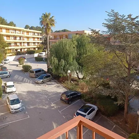 à Apartamento *